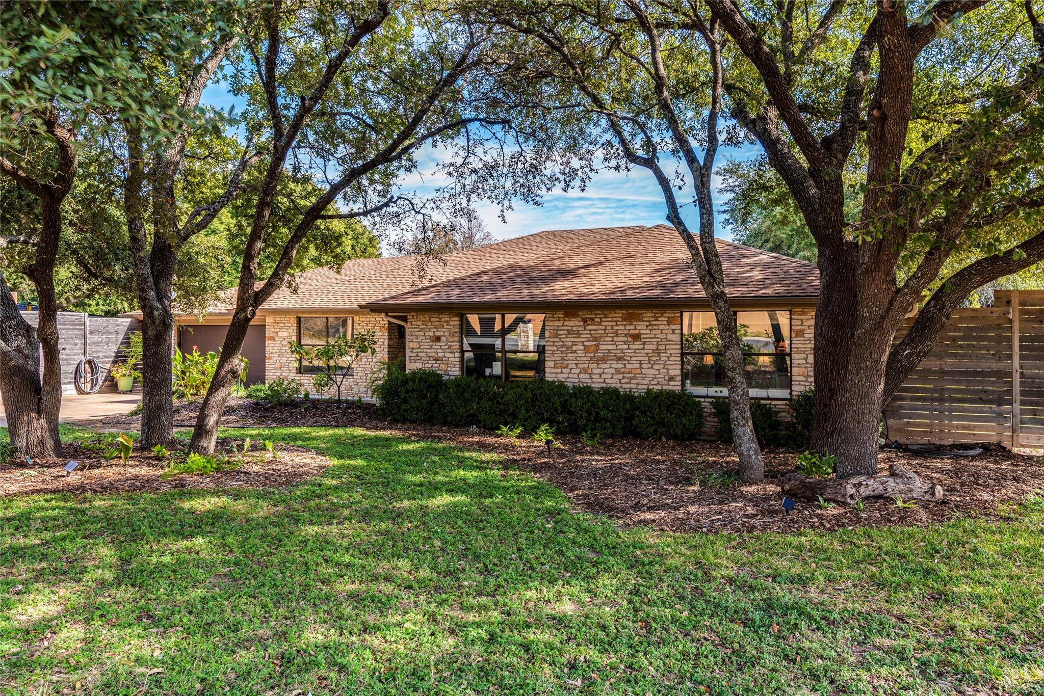 12227 Tanglewild Dr Property Photo 4