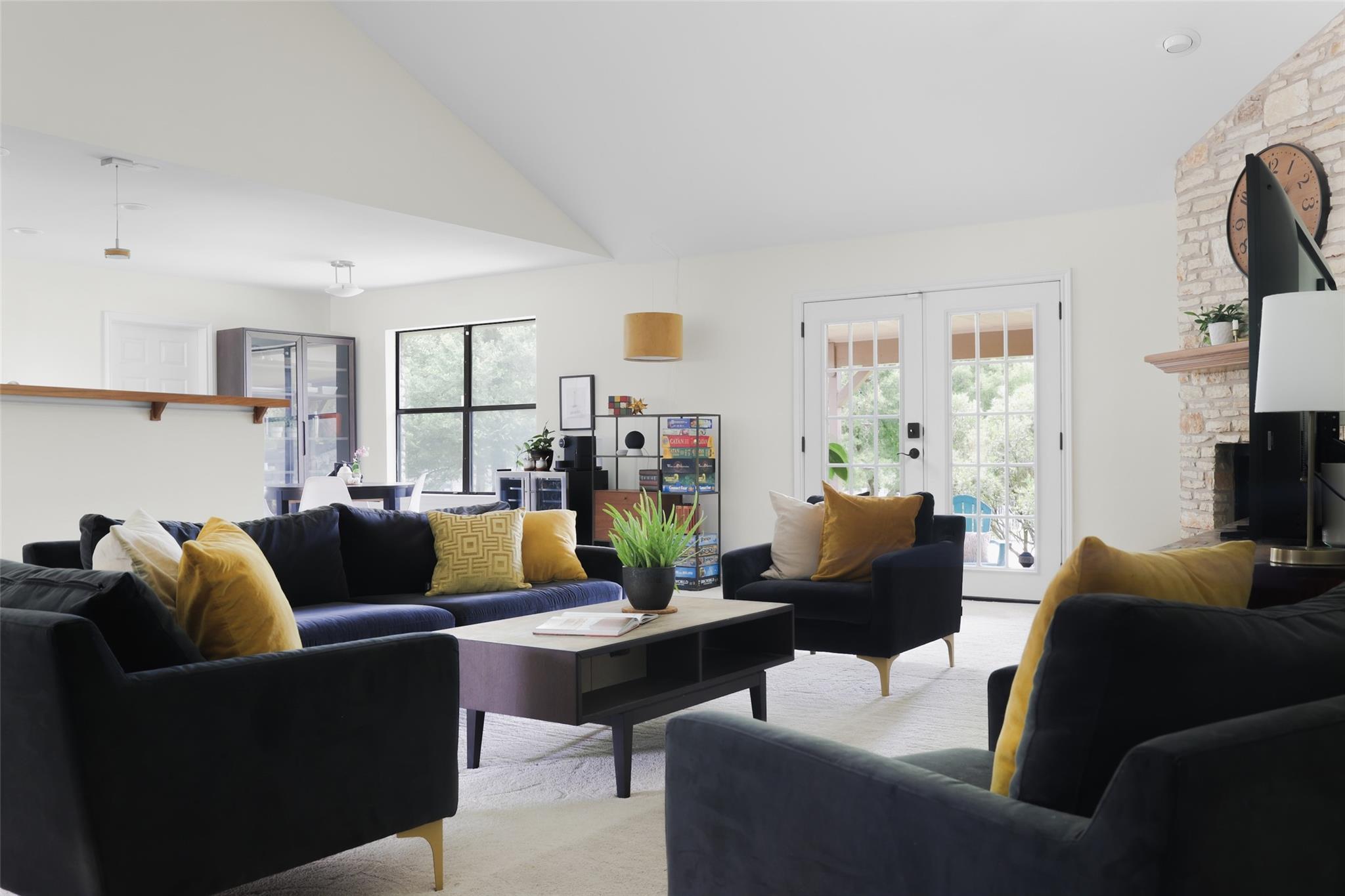 12227 Tanglewild Dr Property Photo 8