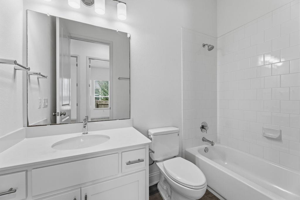 5209 Mandevilla Dr Property Photo 31