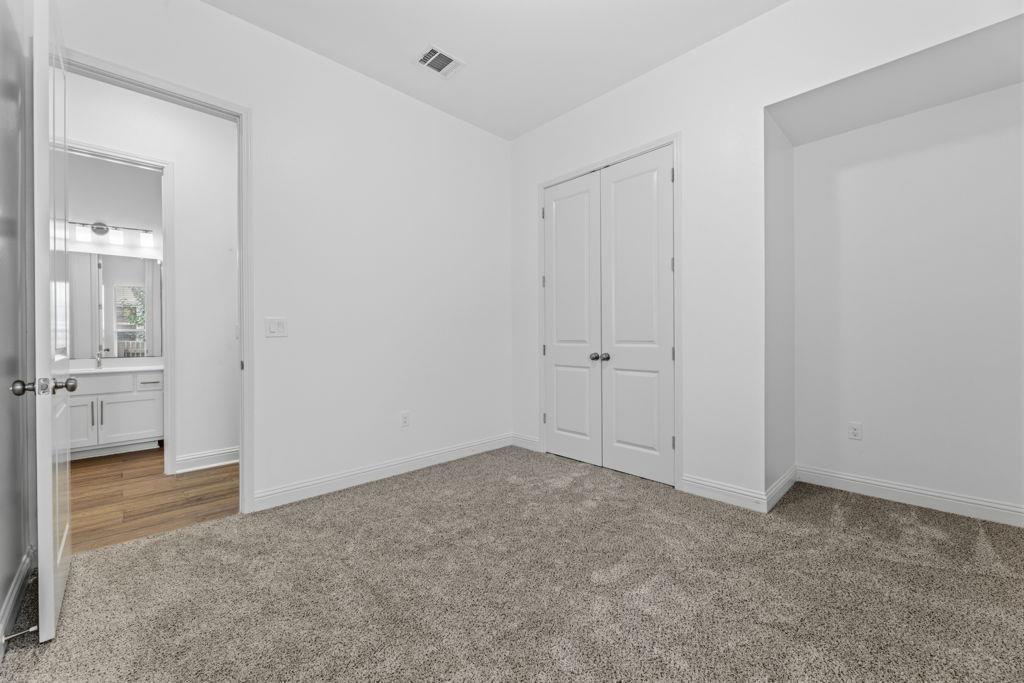 5209 Mandevilla Dr Property Photo 32