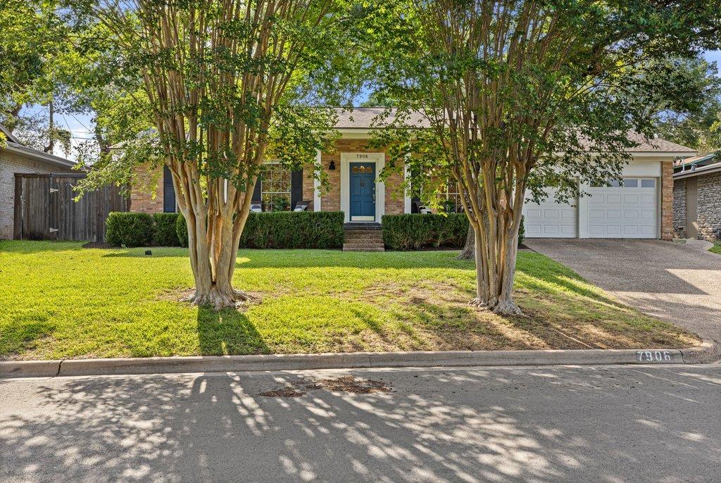 7906 Northforest Dr Property Photo 1