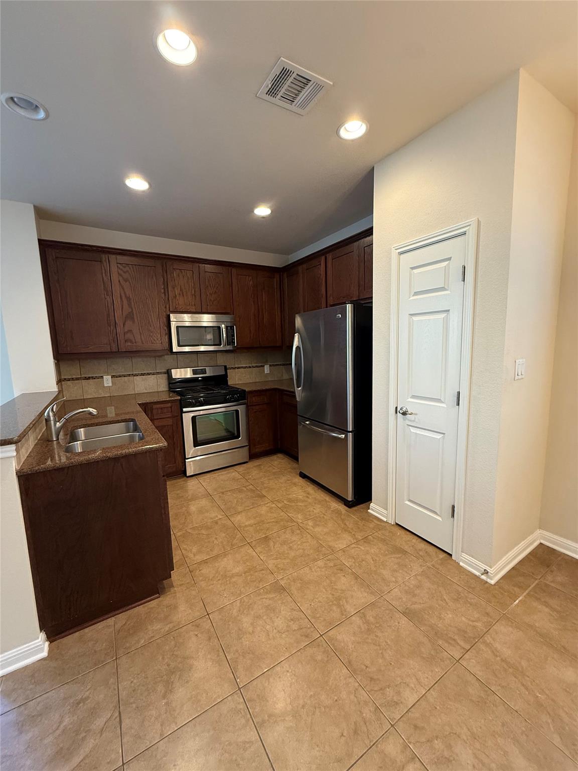 1932 Tramson Dr #102c Property Photo 4