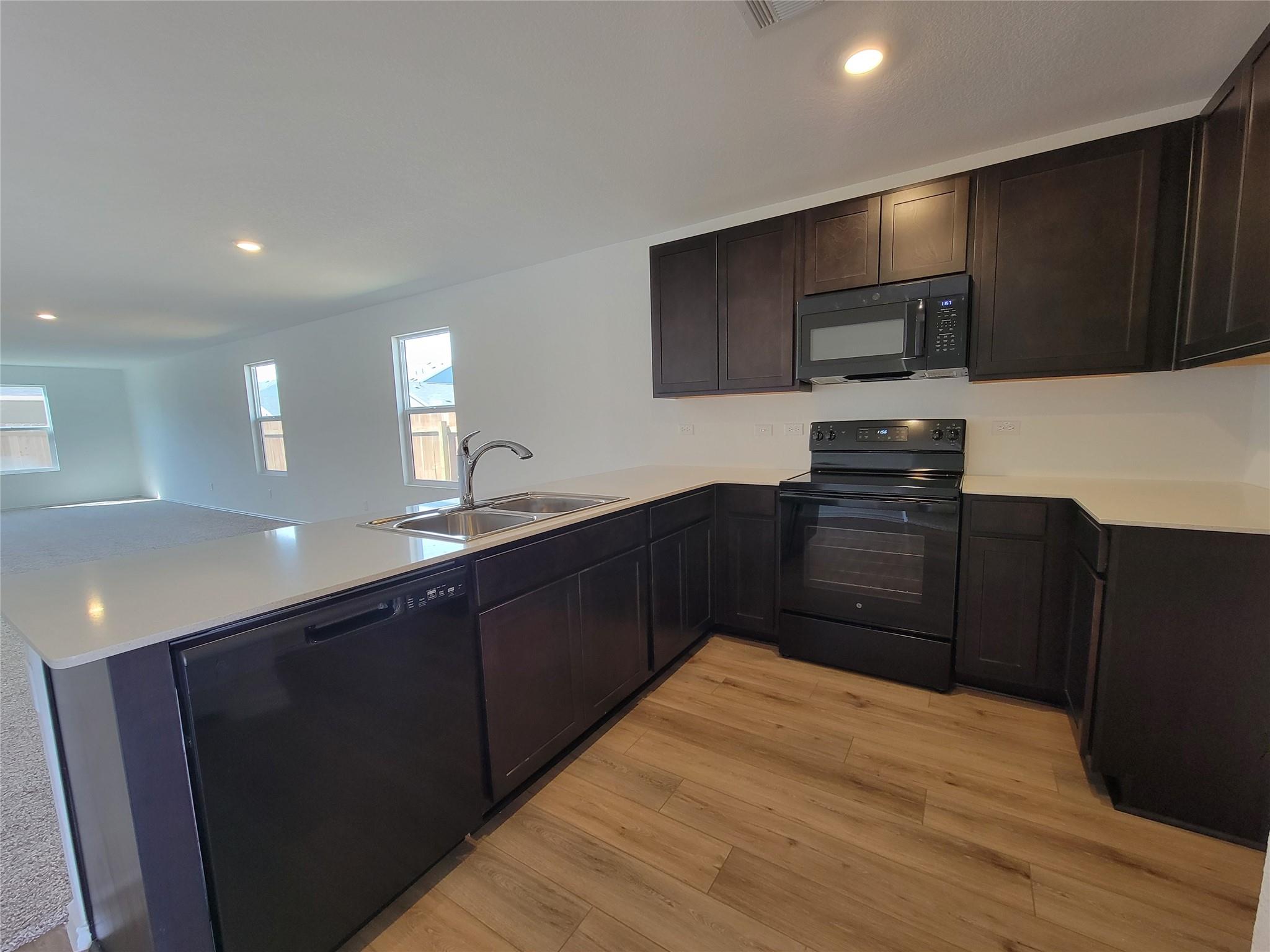 1215 Largemouth Ln Property Photo 4