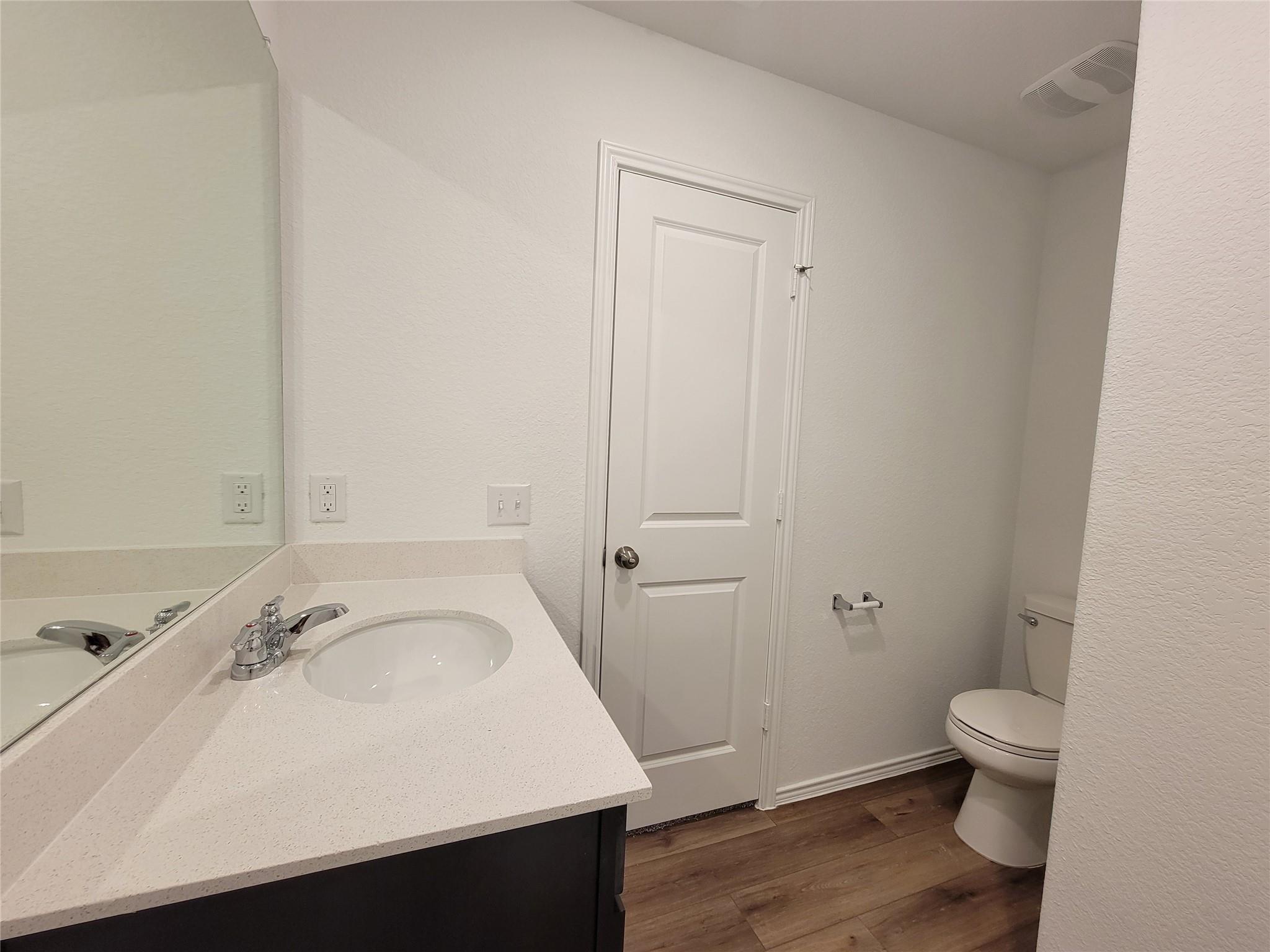 1215 Largemouth Ln Property Photo 17