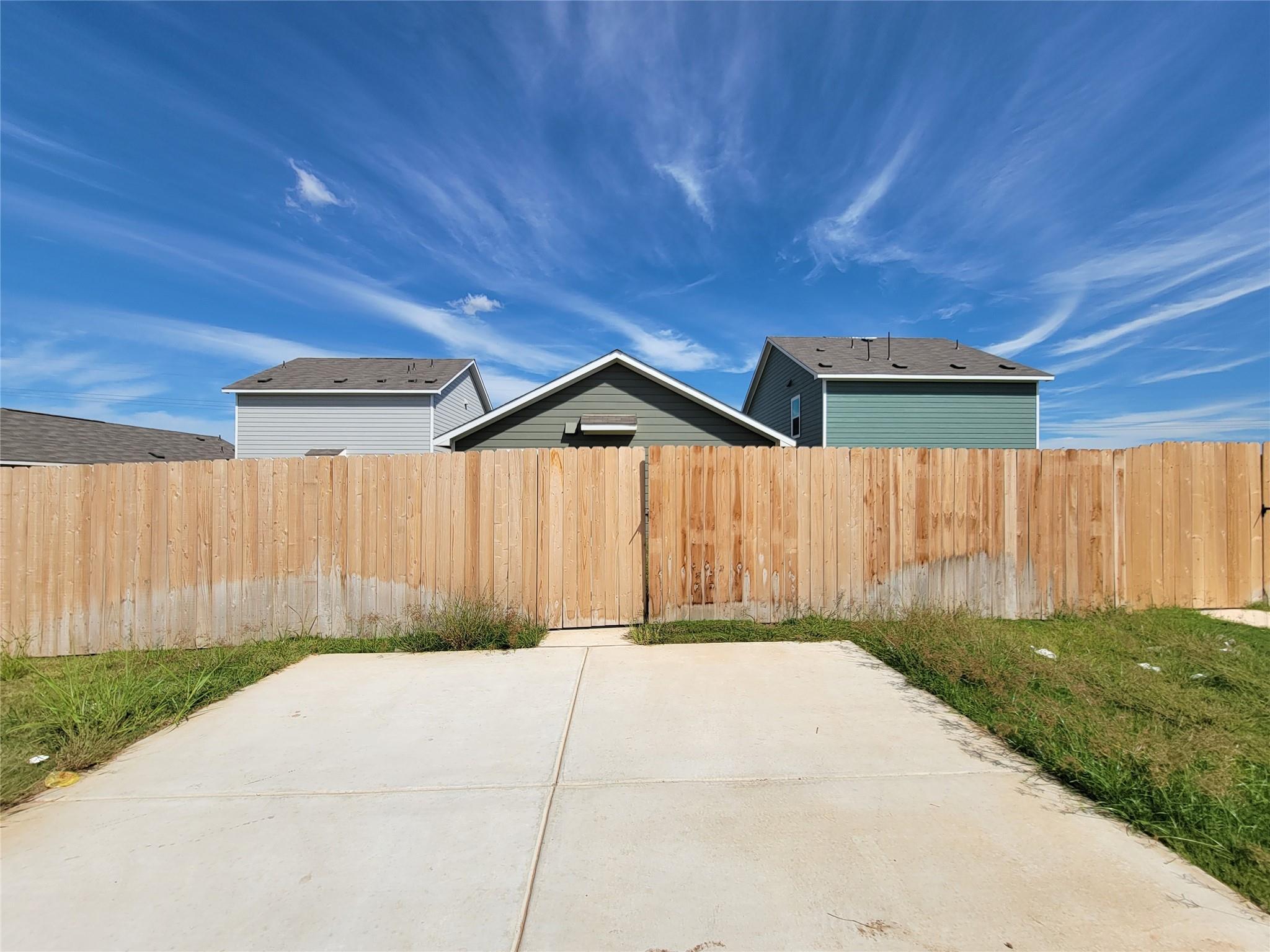 1215 Largemouth Ln Property Photo 25