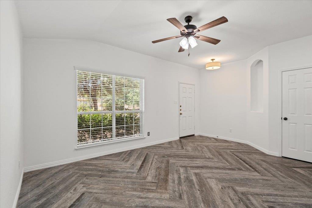 2341 Garlic Creek Dr Property Photo 4