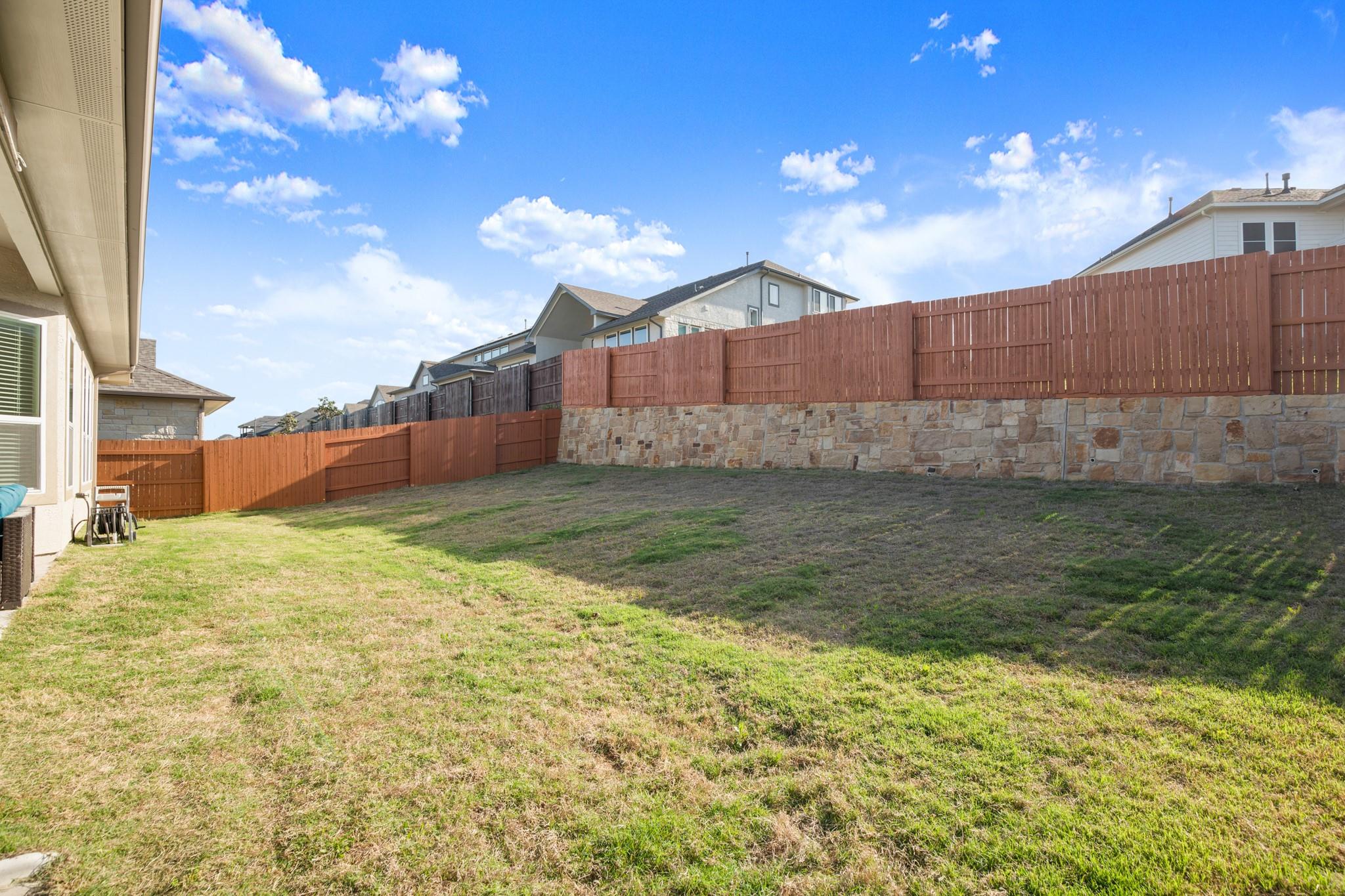 431 Wild Pecan Loop Property Photo 28