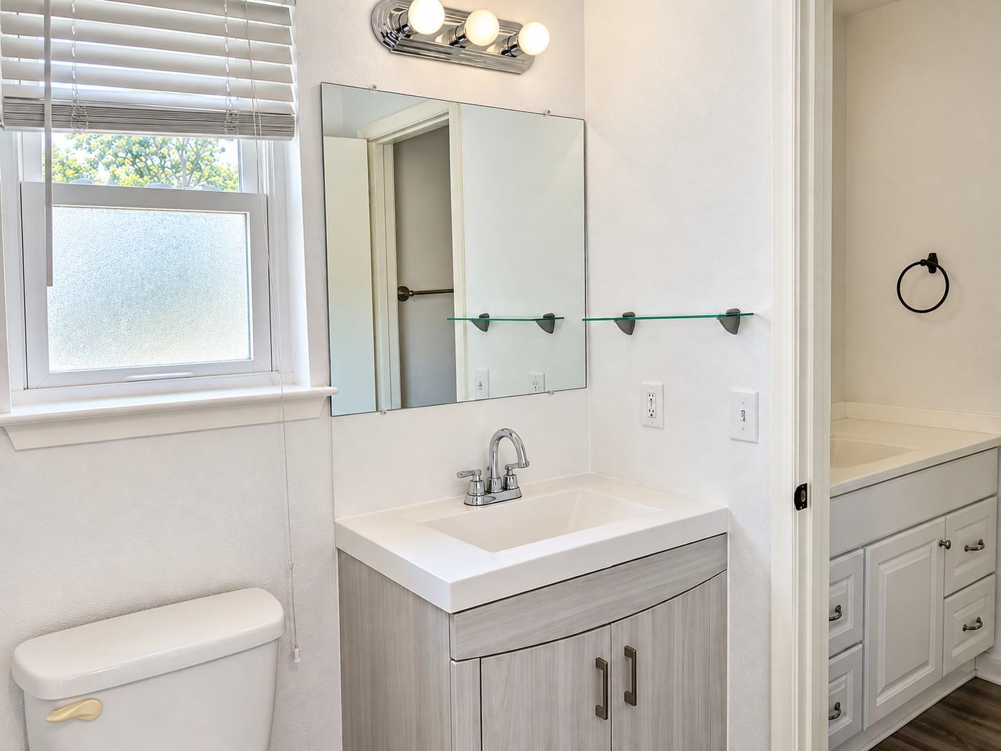 1015 E Yager Ln #129 Property Photo 14