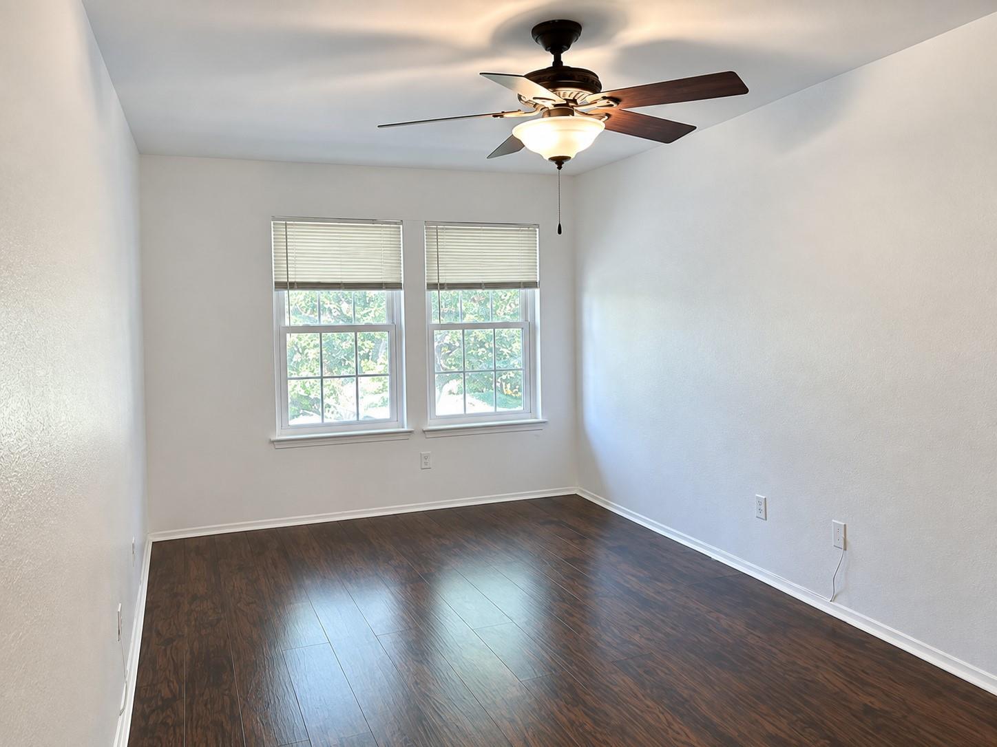 1015 E Yager Ln #129 Property Photo 19