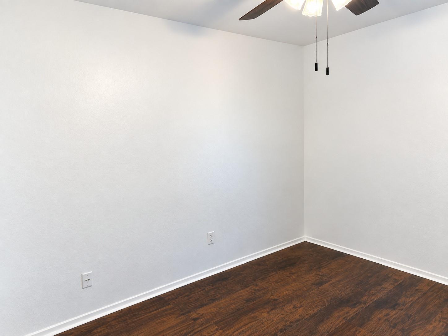 1015 E Yager Ln #129 Property Photo 22