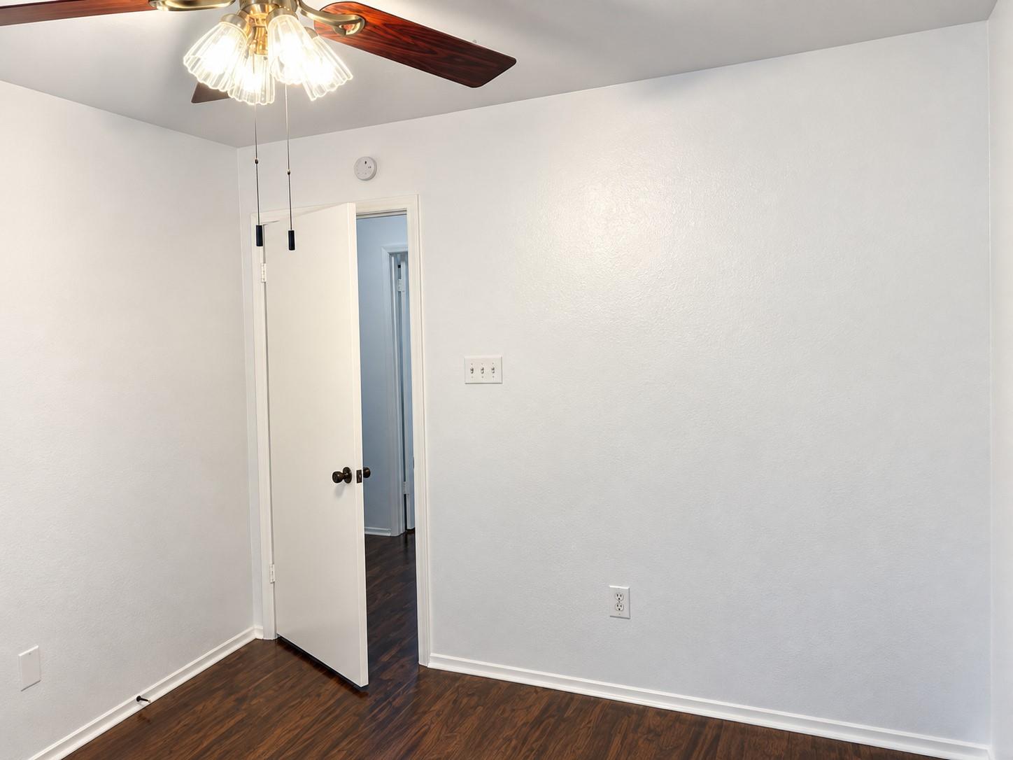 1015 E Yager Ln #129 Property Photo 25