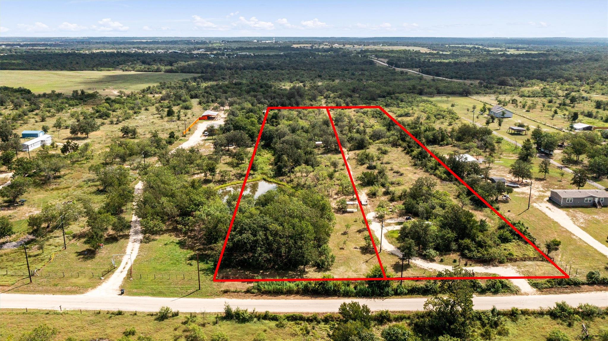 1411 Bugtussle Ln Property Photo 3