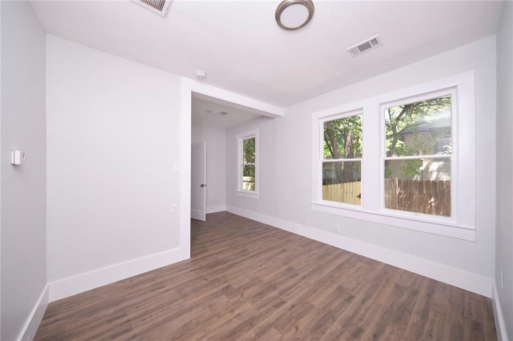 206 W 45th St #206 Property Photo 4