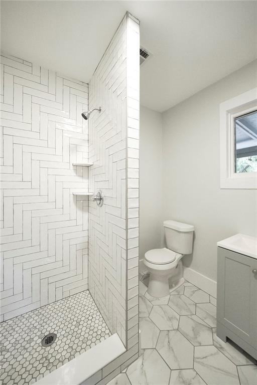 206 W 45th St #206 Property Photo 5