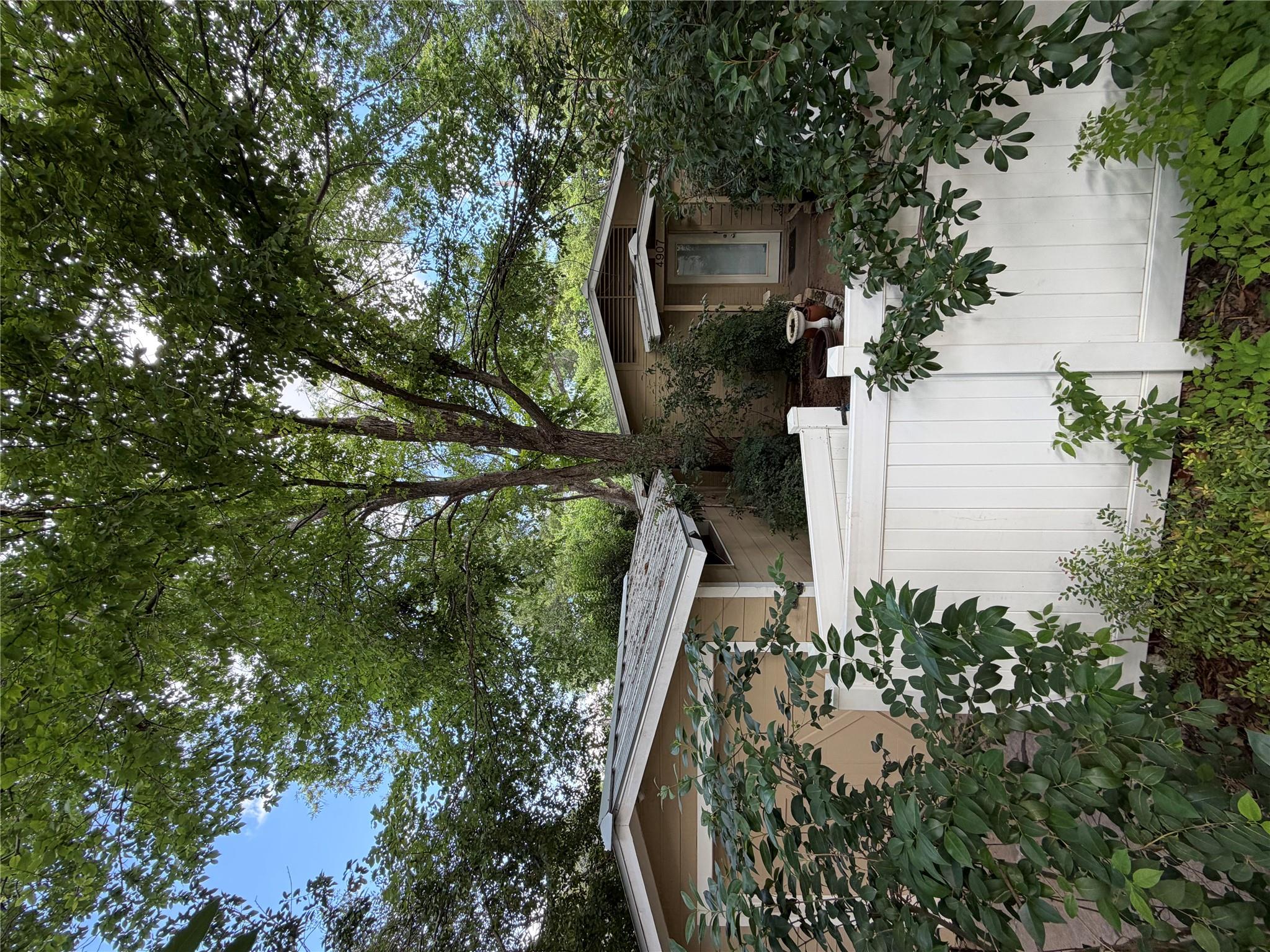 4907 W Market Dr Property Photo 2