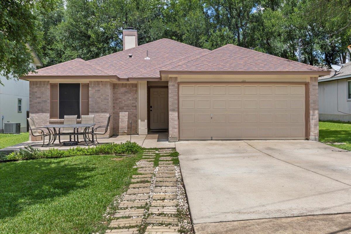 110 Hummingbird Ct Property Photo