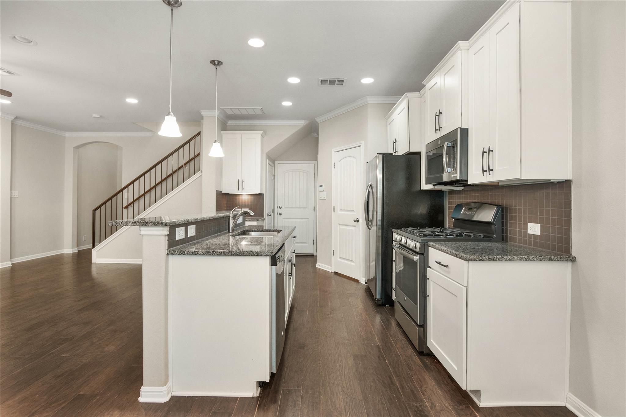 13400 Briarwick Dr #702 Property Photo 5