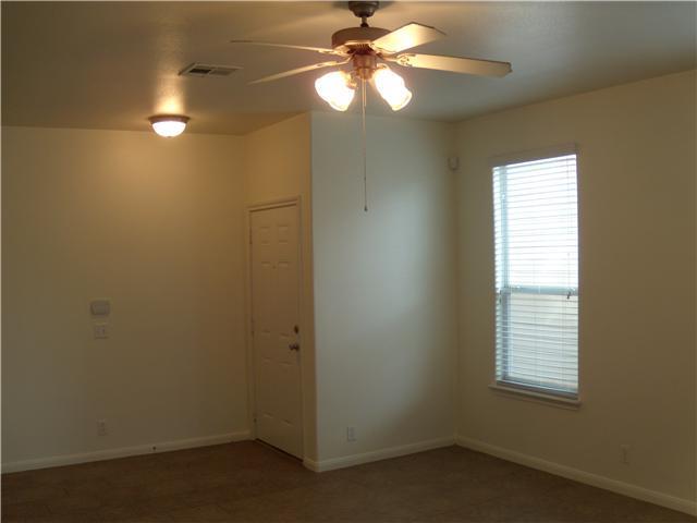 2409 Allred Dr #b Property Photo 3