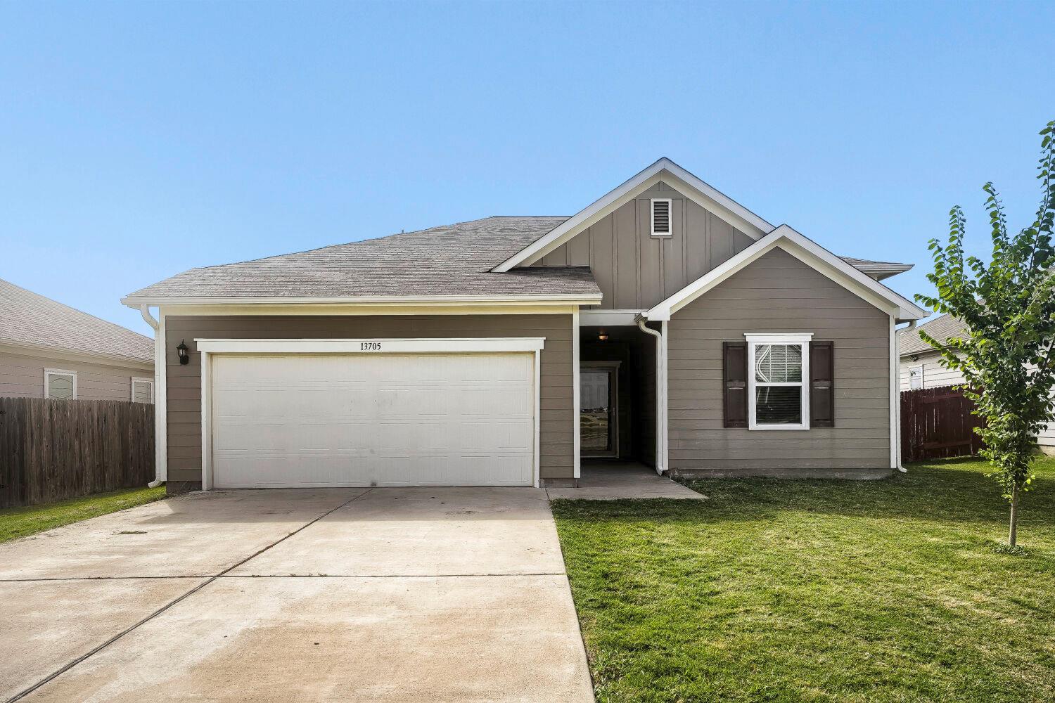 13705 Sherri Berry Way Property Photo 1