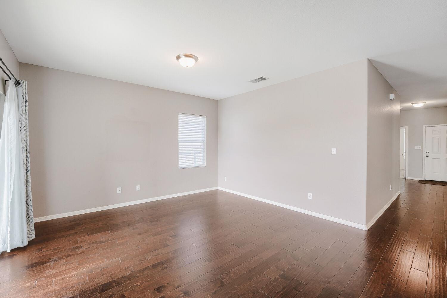 13705 Sherri Berry Way Property Photo 11