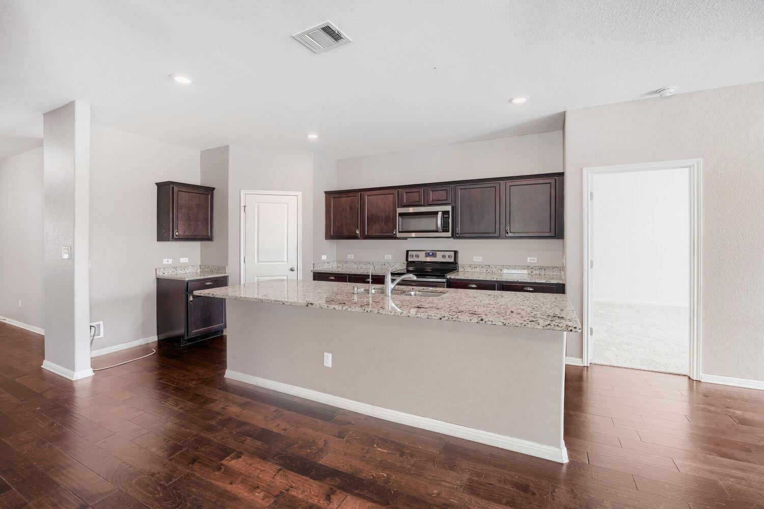 13705 Sherri Berry Way Property Photo 15