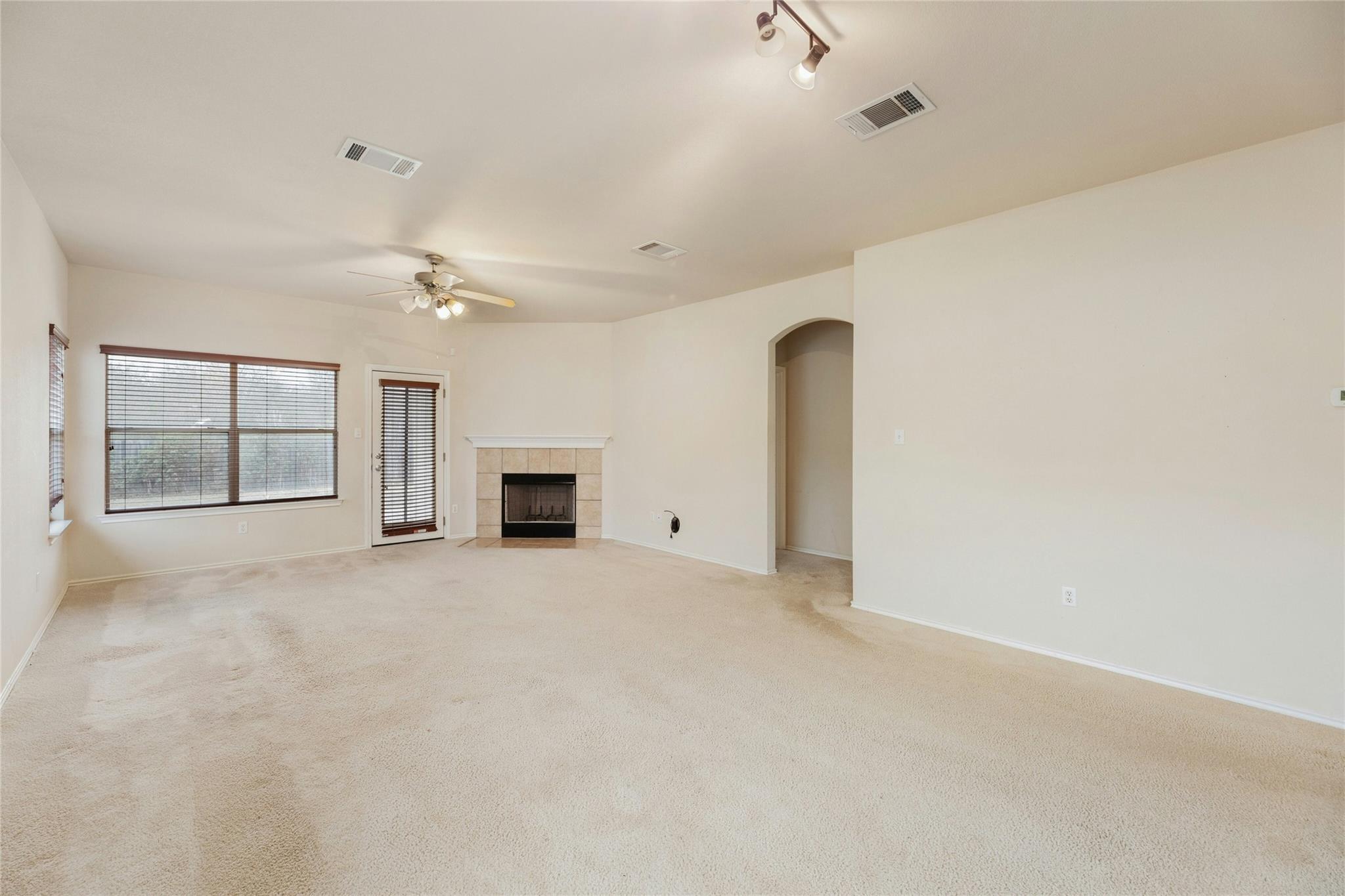 107 Saul St Property Photo 6