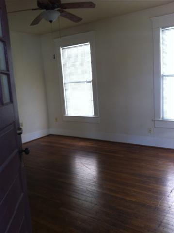 615 W 37th St Property Photo 2