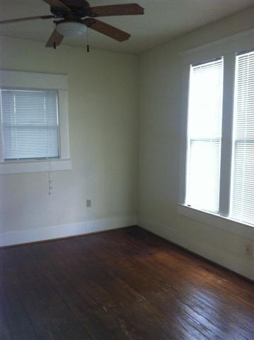 615 W 37th St Property Photo 5