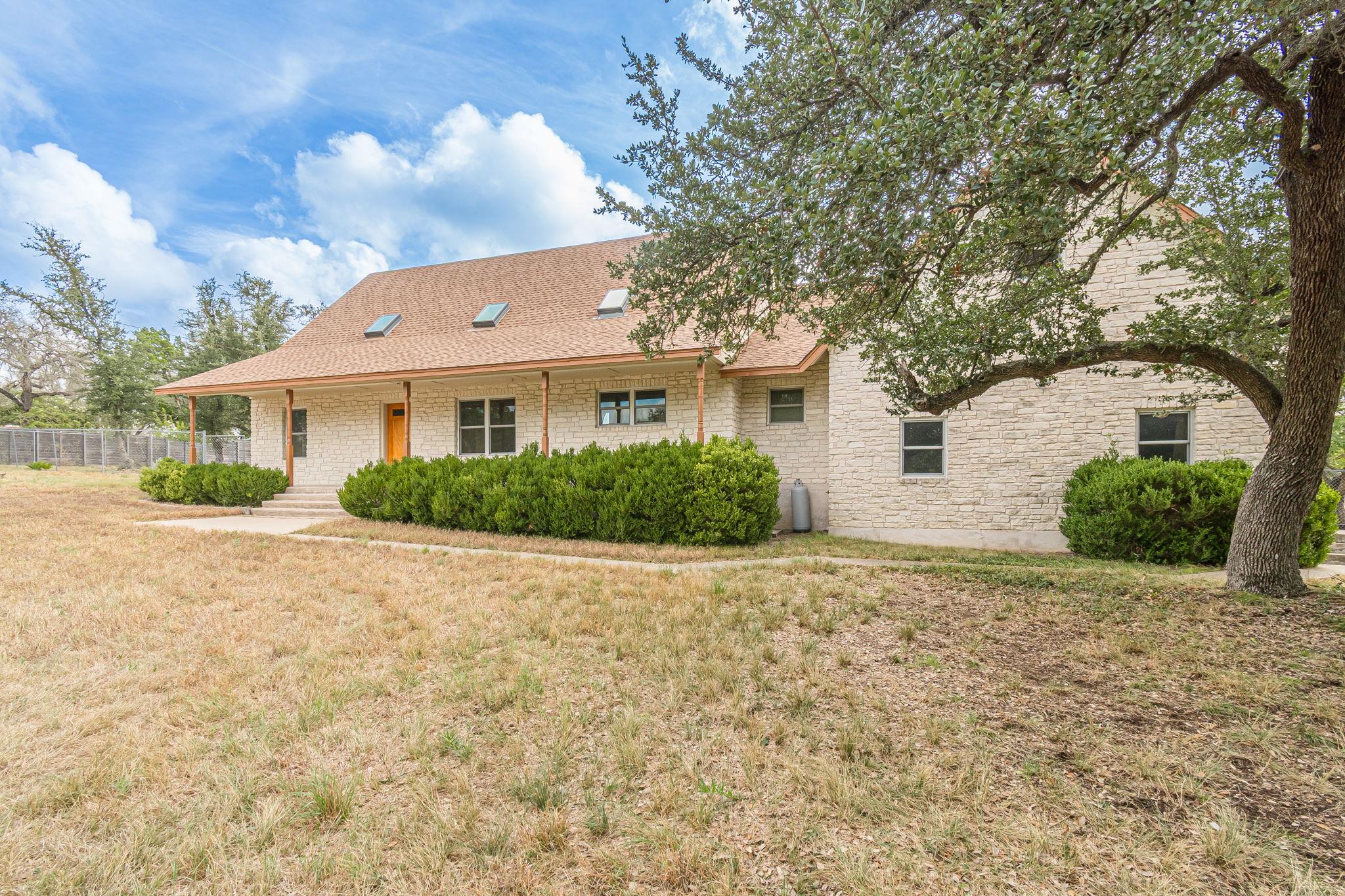 15 Tall Oaks Trl Property Photo 1