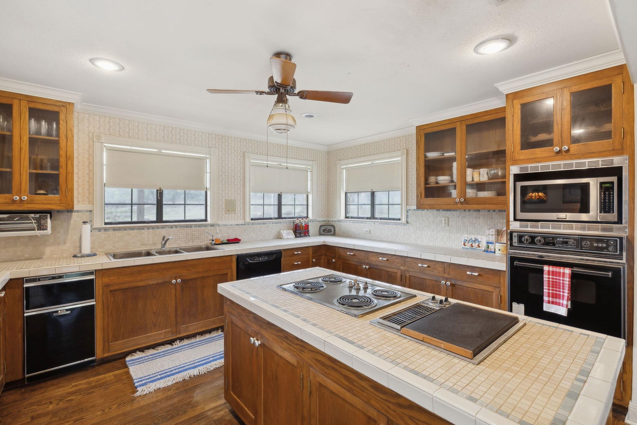 27846 Natural Bridge Caverns Rd Property Photo 31