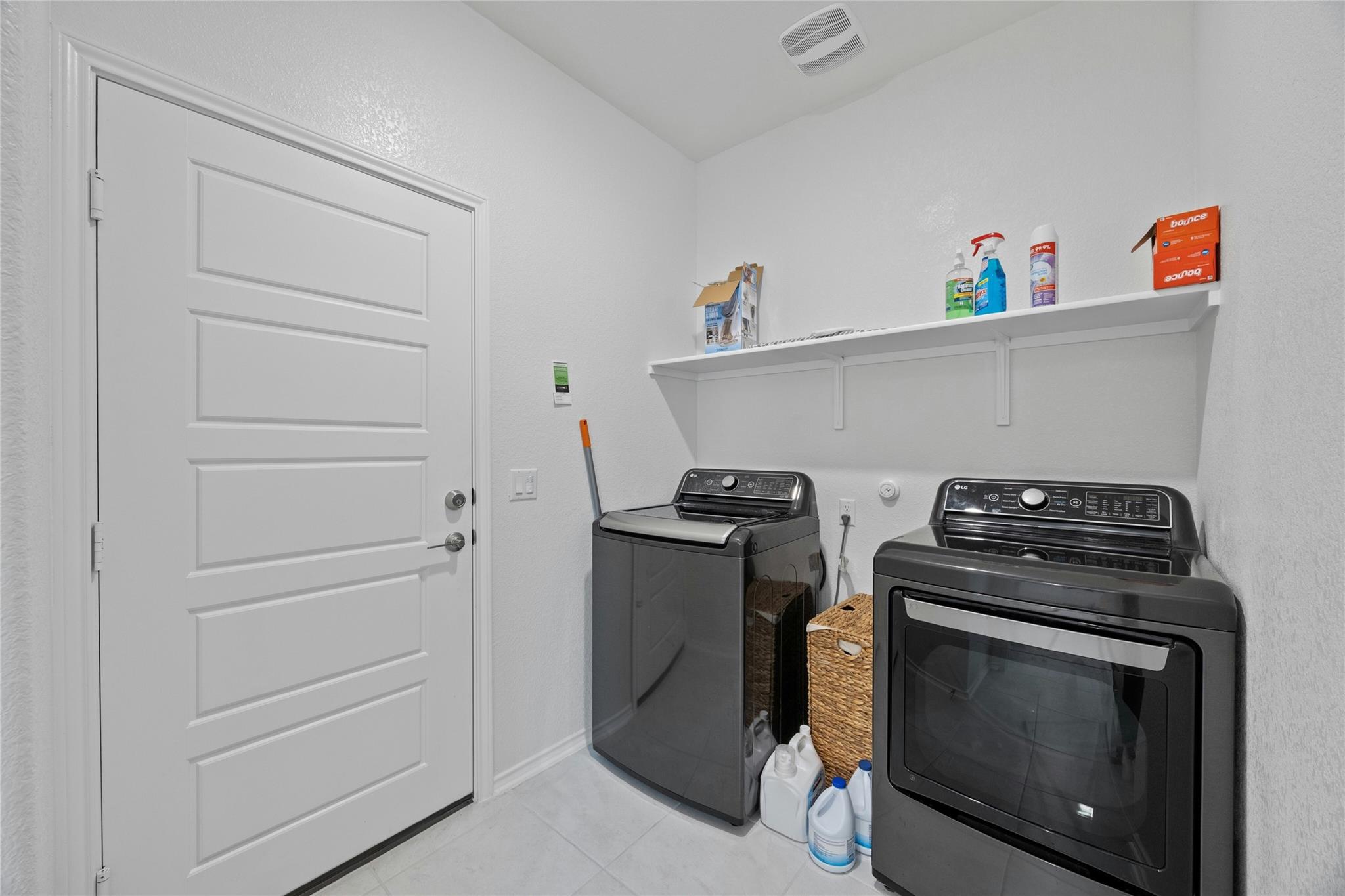 12529 Hallstatt Dr Property Photo 23