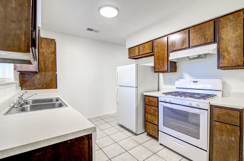 7111 Dan Jean Dr #b Property Photo 8