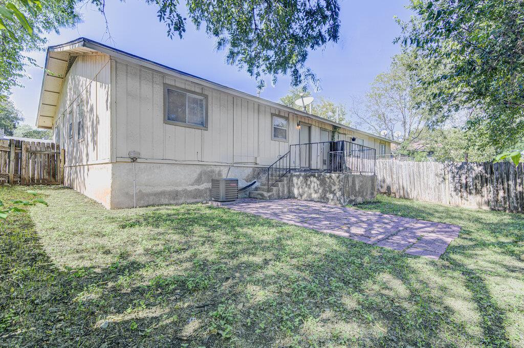 7111 Dan Jean Dr #b Property Photo 16