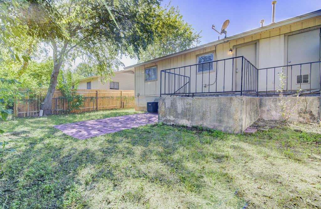 7111 Dan Jean Dr #b Property Photo 18