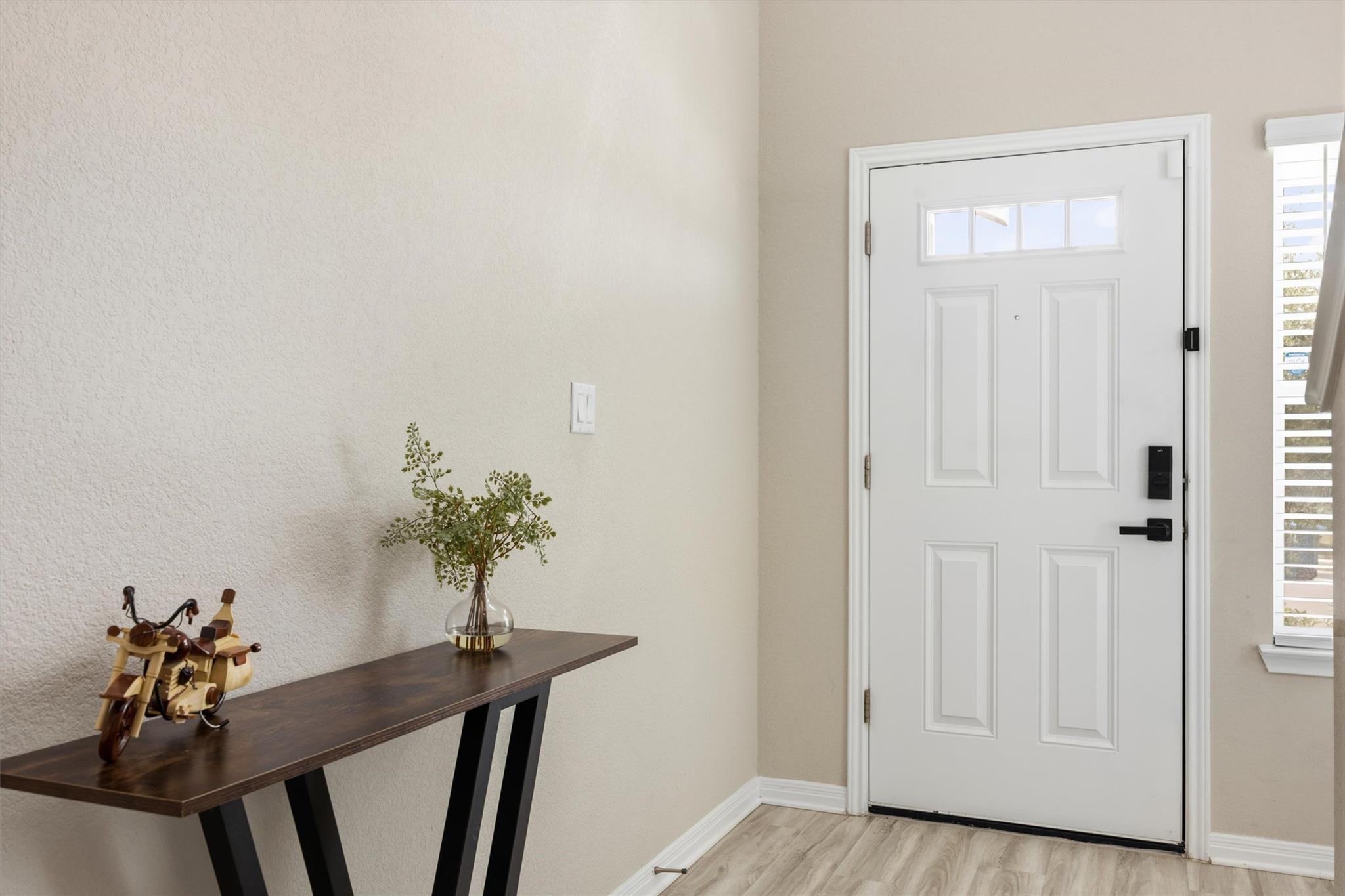 968 Sun Grove Trl Property Photo 3