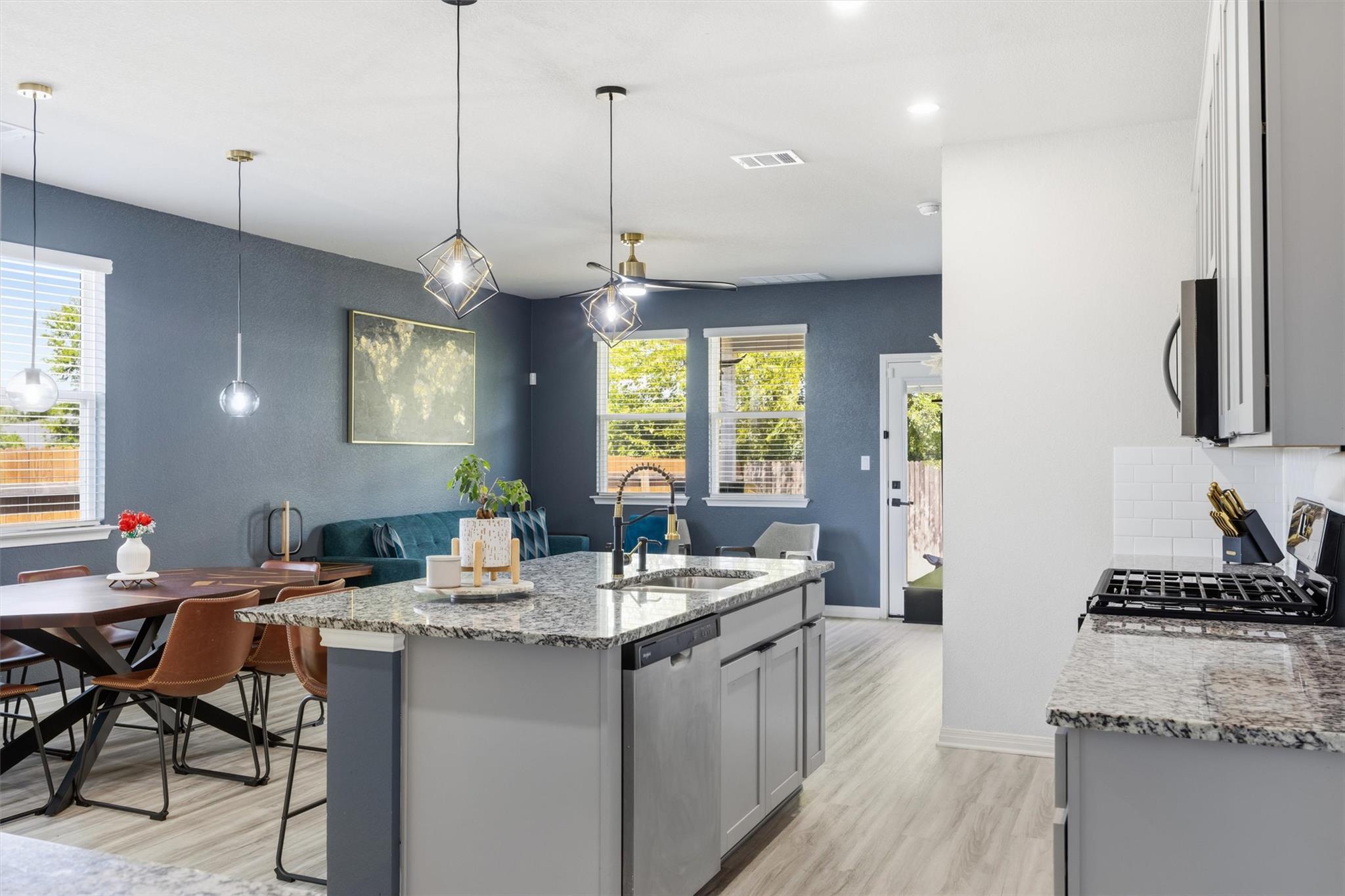 968 Sun Grove Trl Property Photo 8