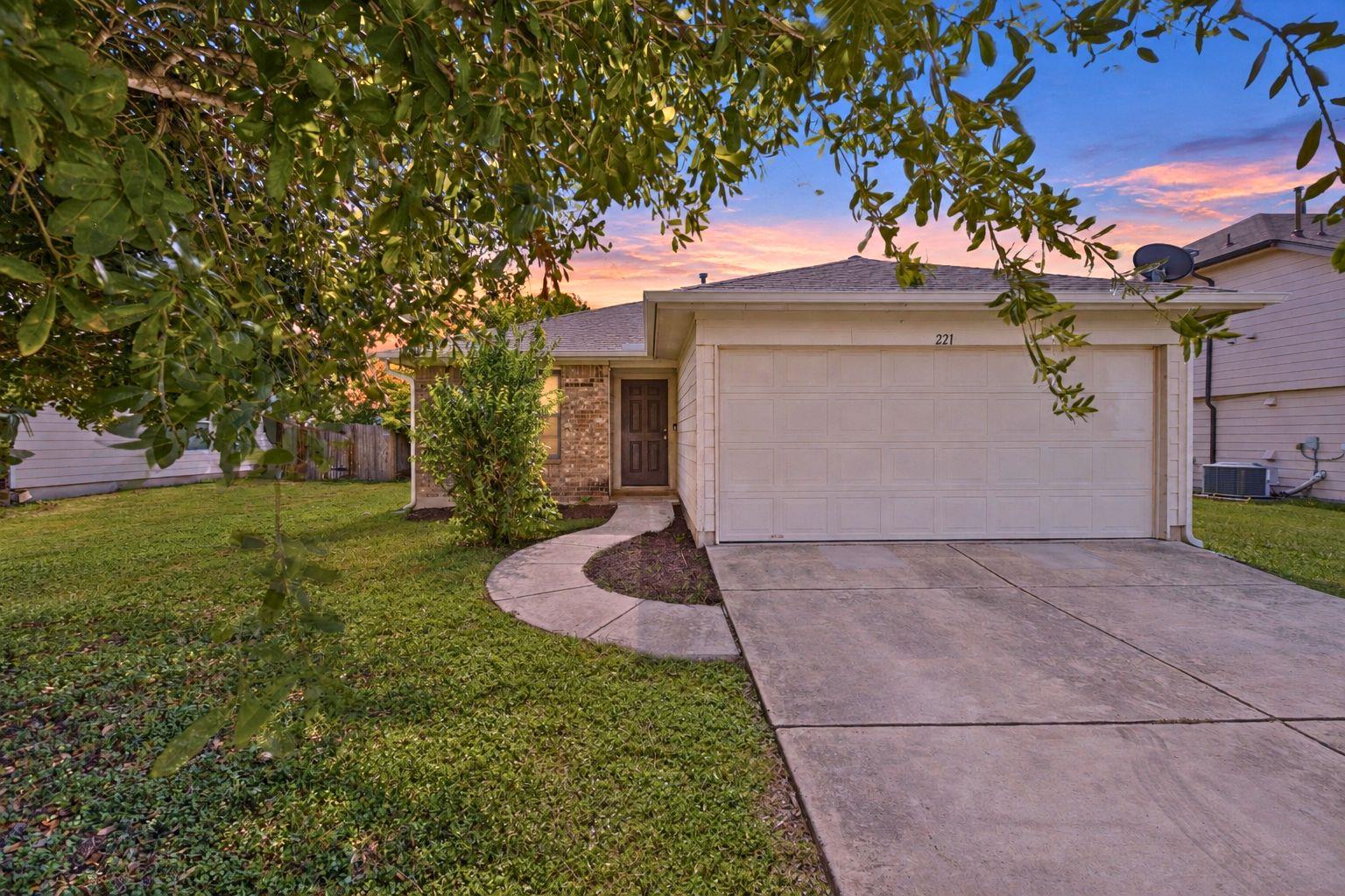 221 Ames Cv Property Photo 2