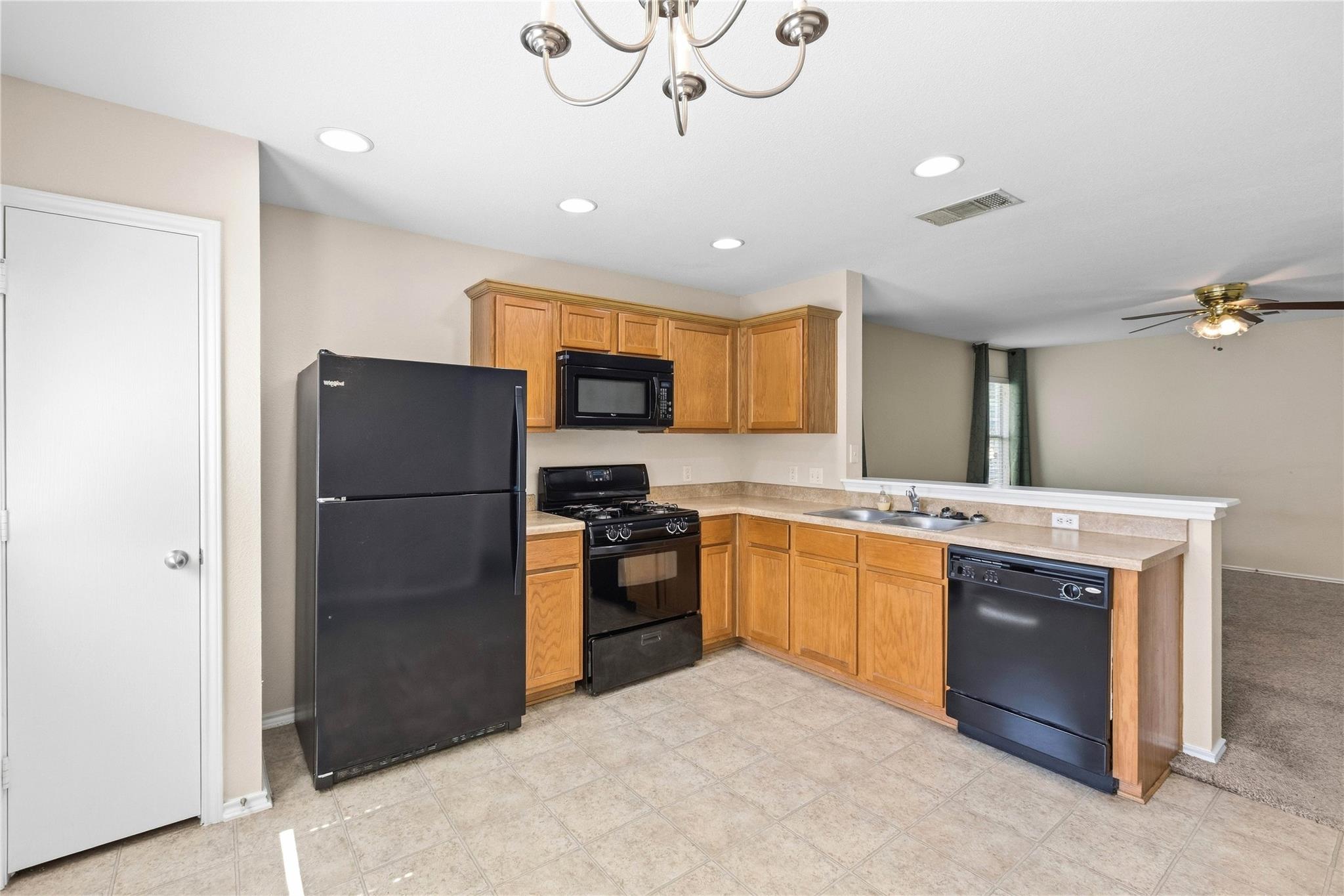 221 Ames Cv Property Photo 13