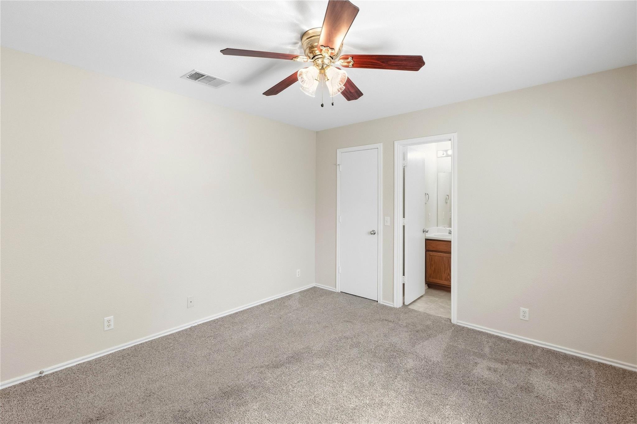 221 Ames Cv Property Photo 17