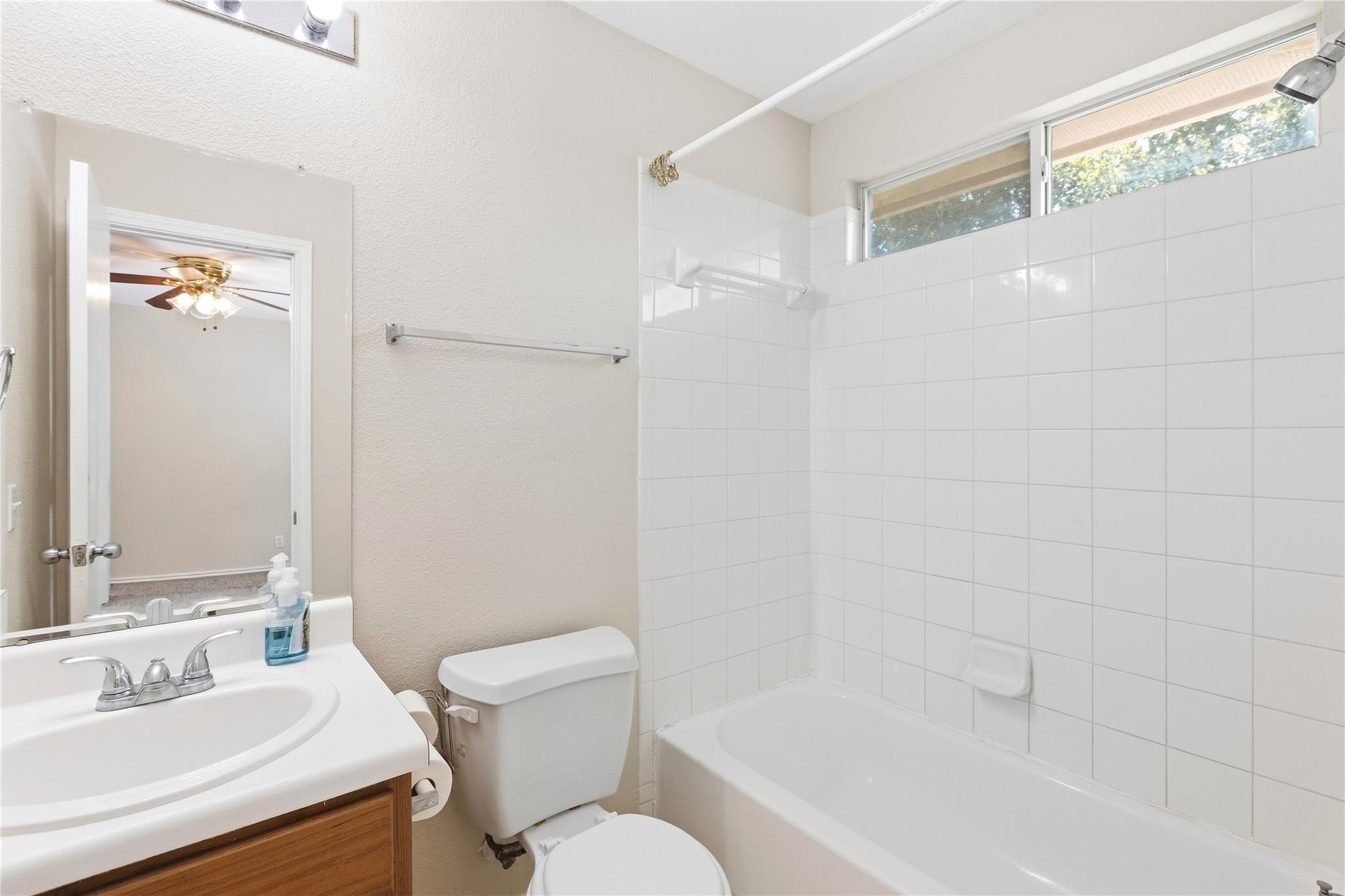 221 Ames Cv Property Photo 18
