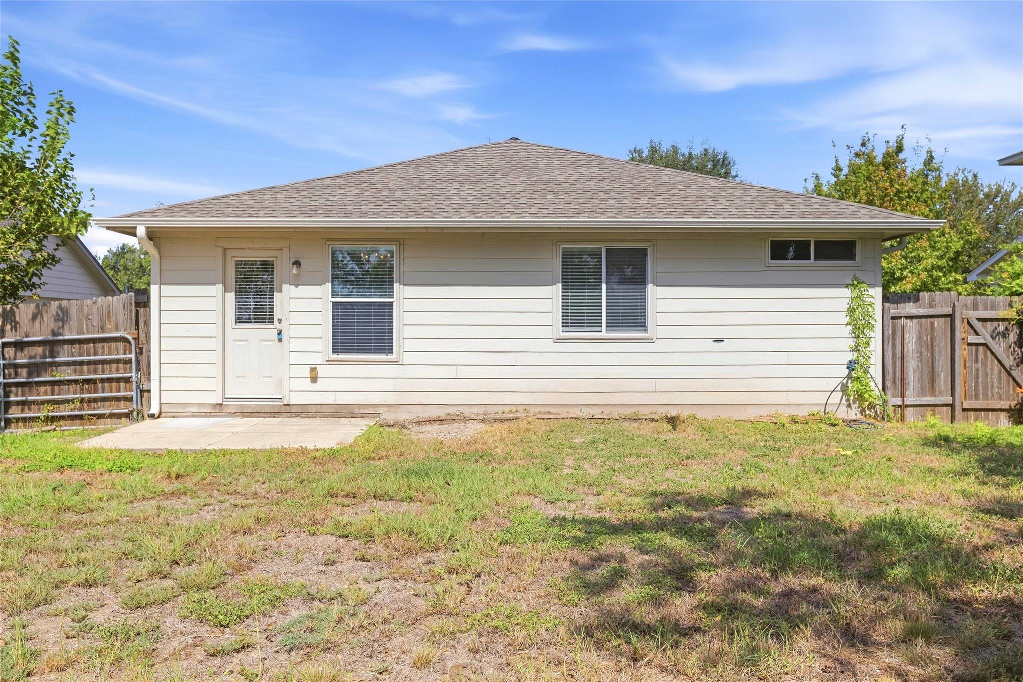 221 Ames Cv Property Photo 25