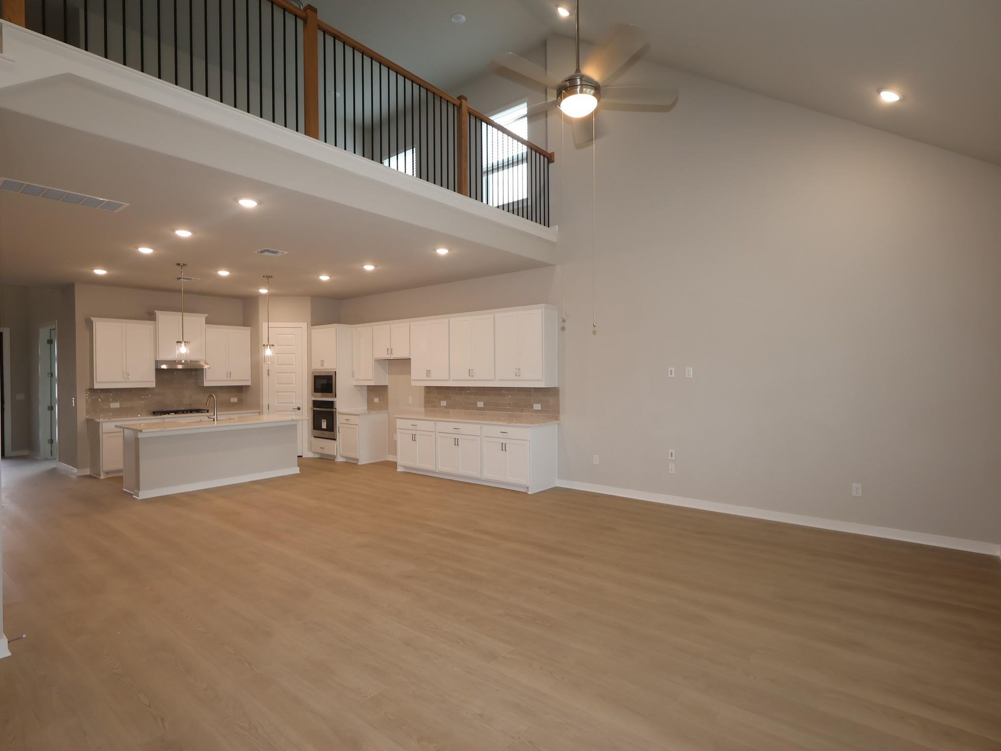 821 Purmela St Property Photo 3