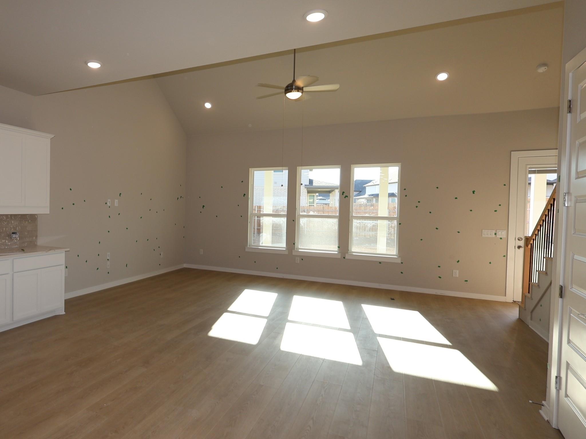 821 Purmela St Property Photo 8