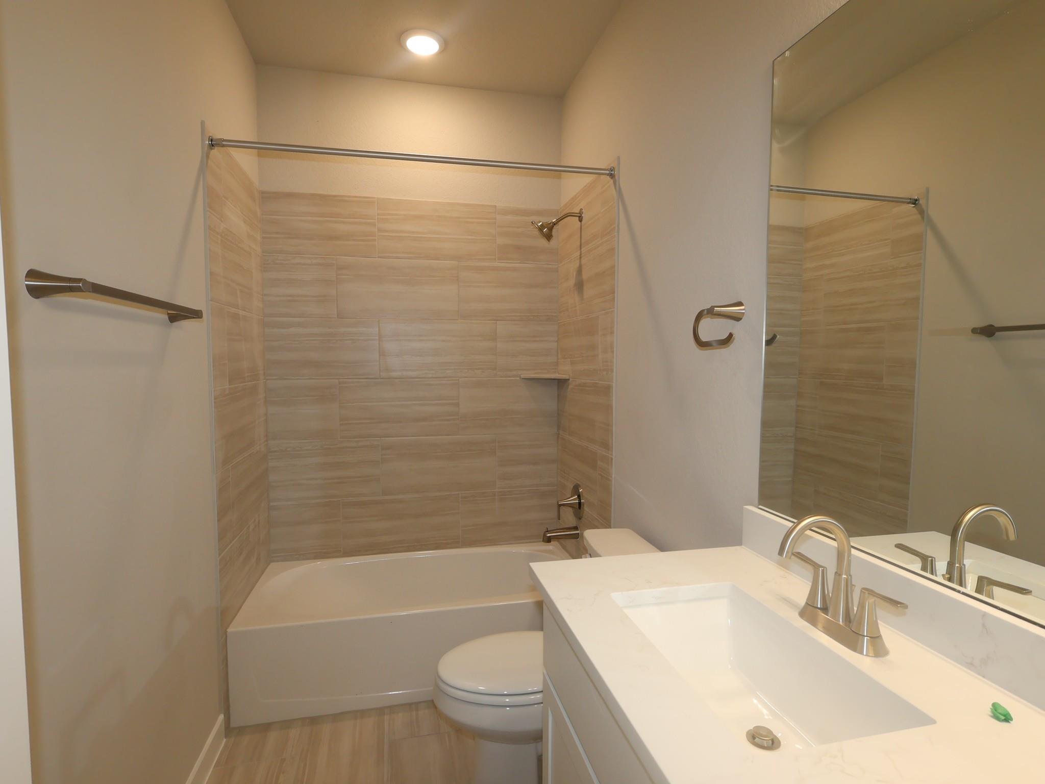 821 Purmela St Property Photo 17