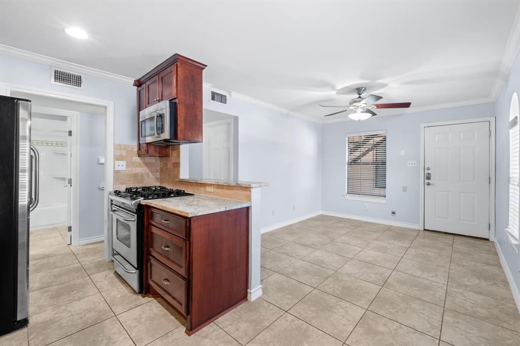 407 E 45th St #108 Property Photo 10