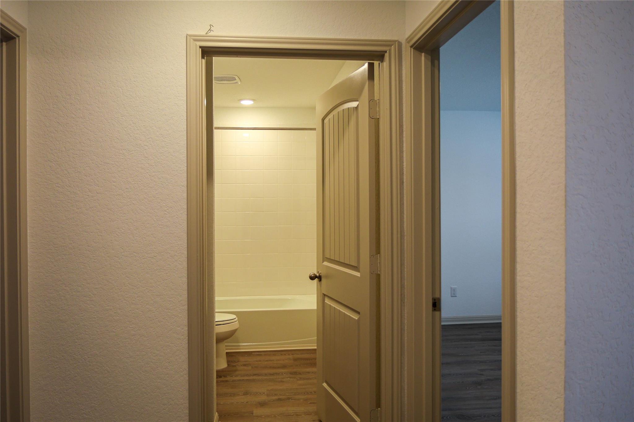 231 Sweetwater Creek Ln Property Photo 4