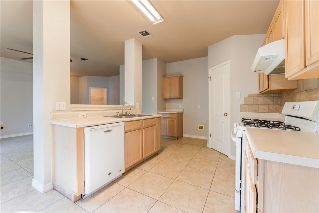 1506 Mayapple St Property Photo 6
