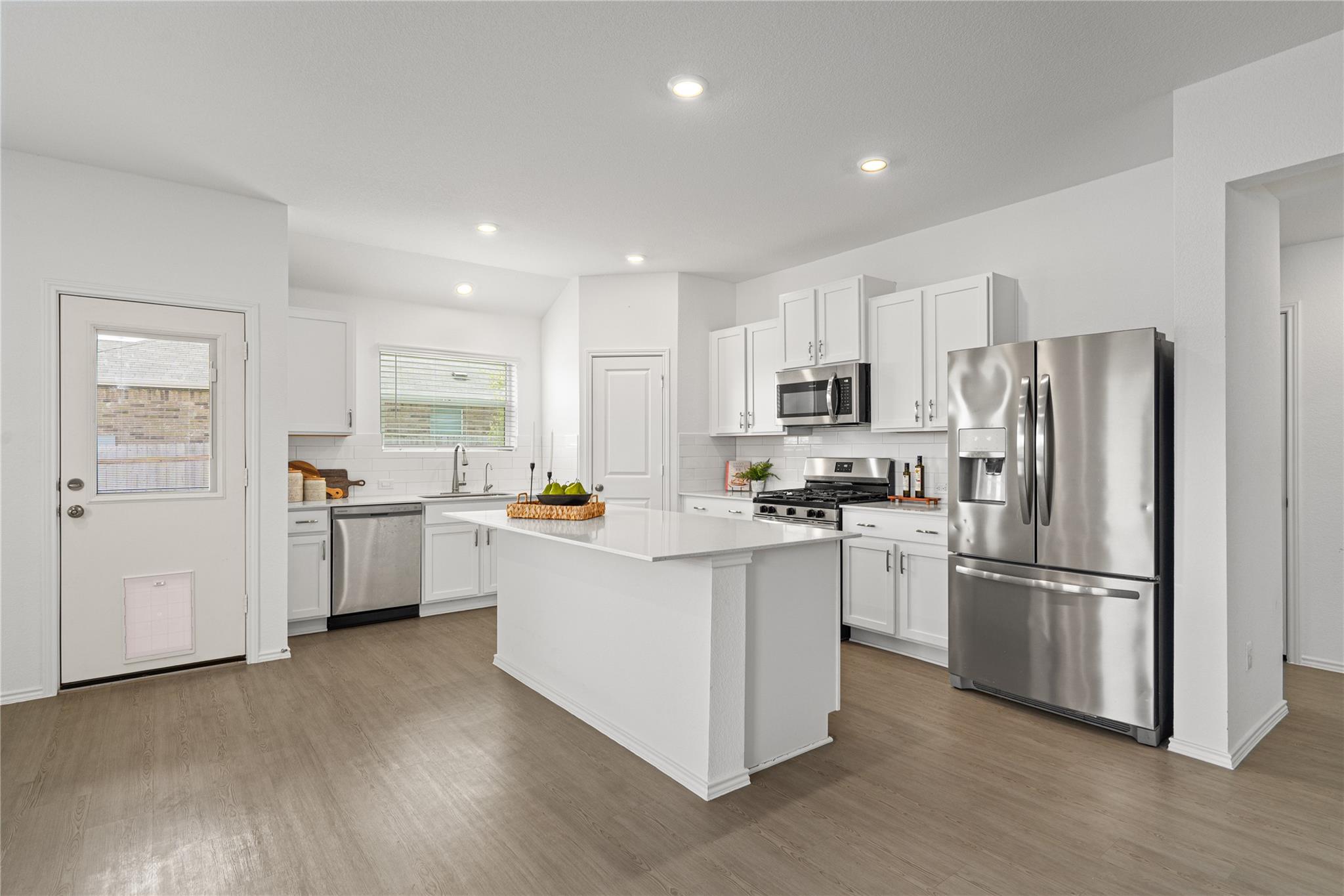 101 Sunrise Oak Cv Property Photo 3
