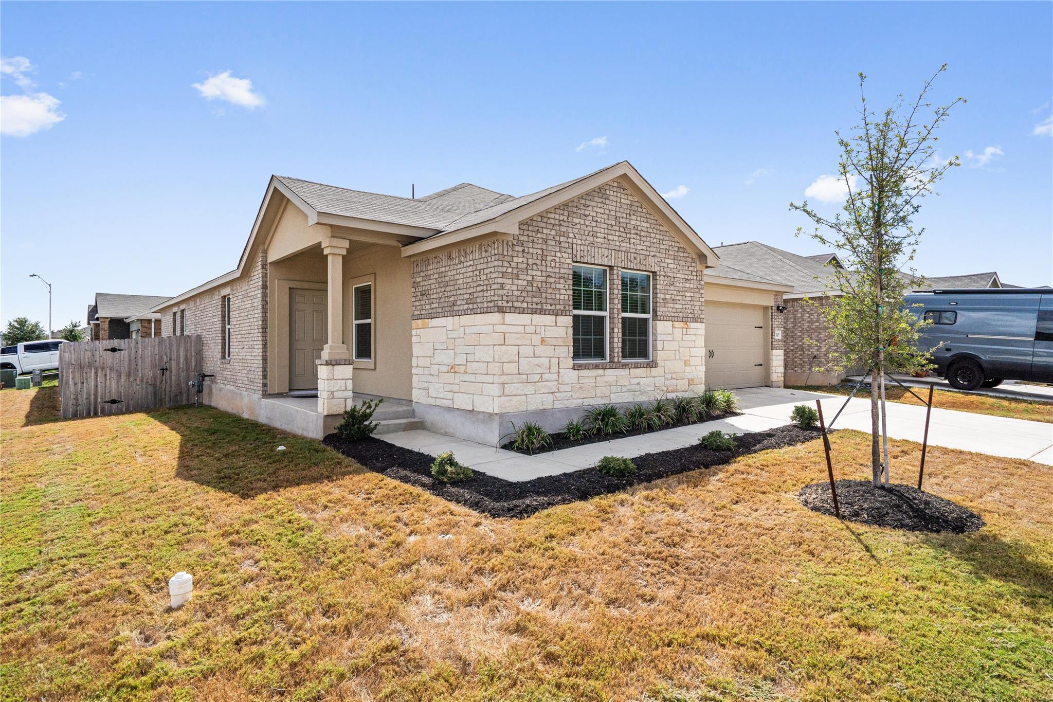 101 Sunrise Oak Cv Property Photo 7