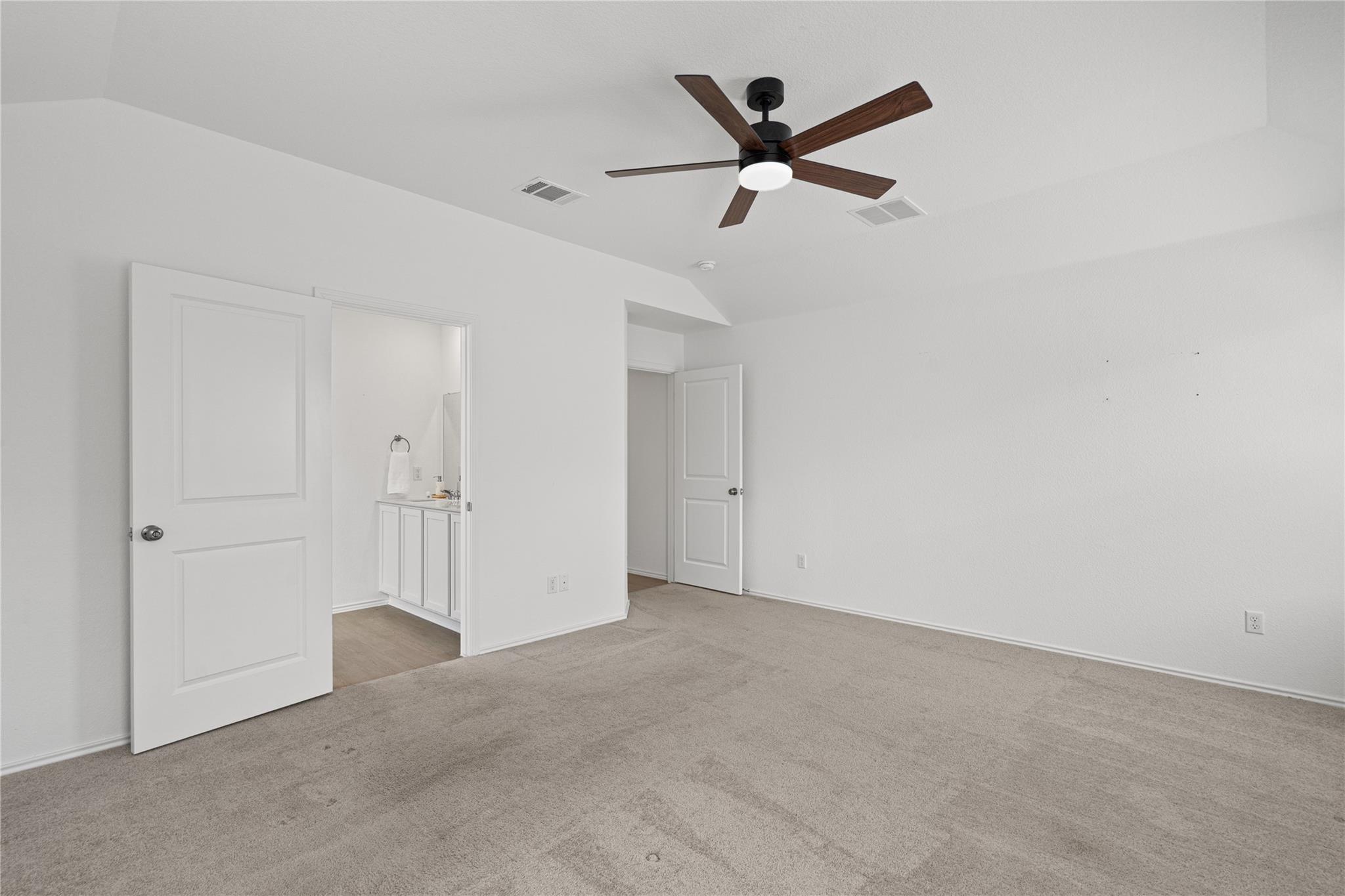 101 Sunrise Oak Cv Property Photo 13